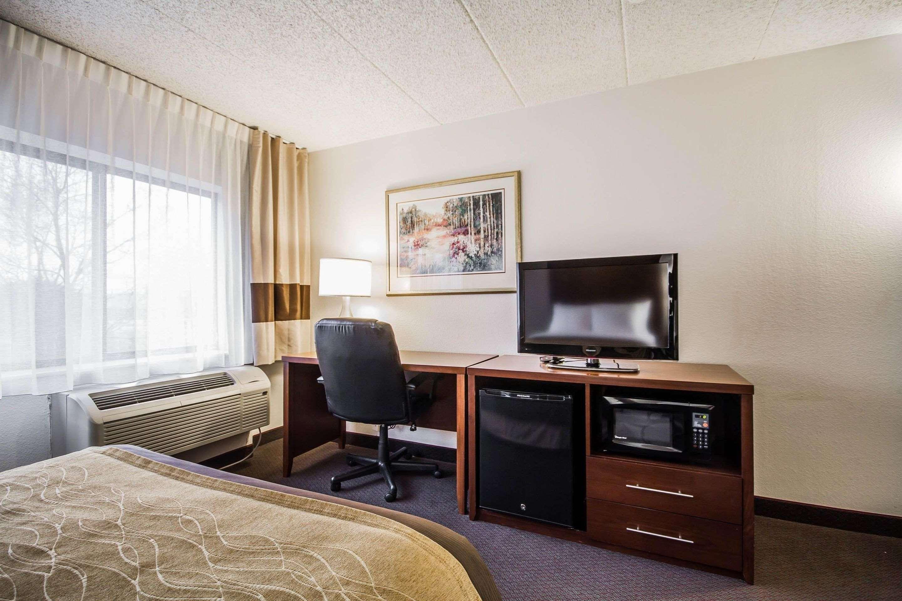 Comfort Inn & Suites Madison - Airport Luaran gambar