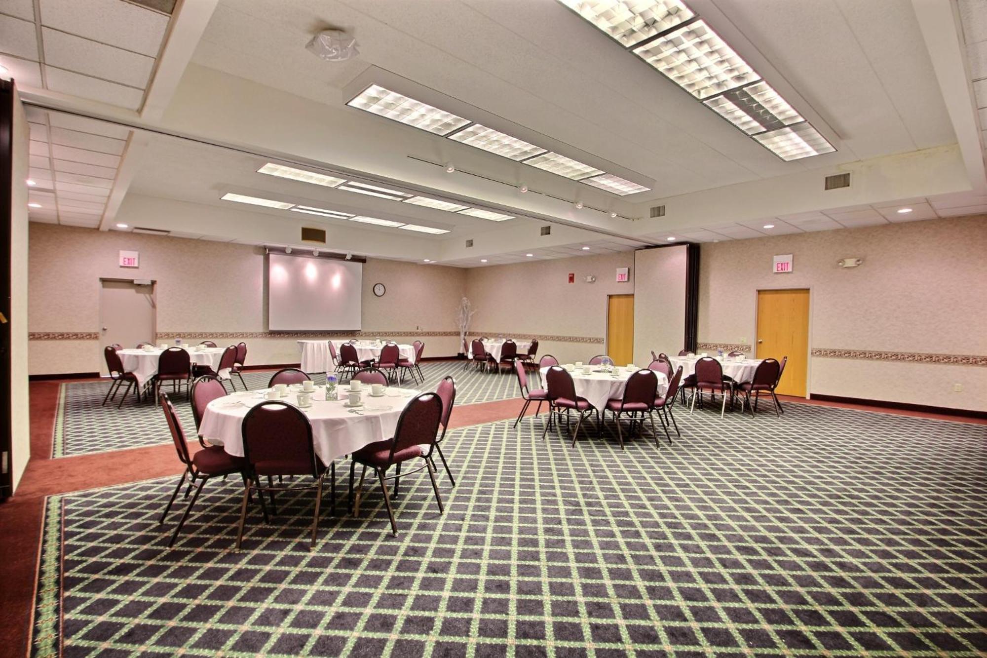 Comfort Inn & Suites Madison - Airport Luaran gambar