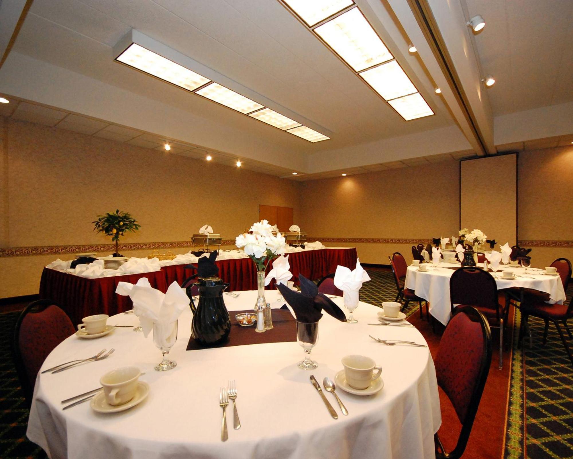 Comfort Inn & Suites Madison - Airport Luaran gambar