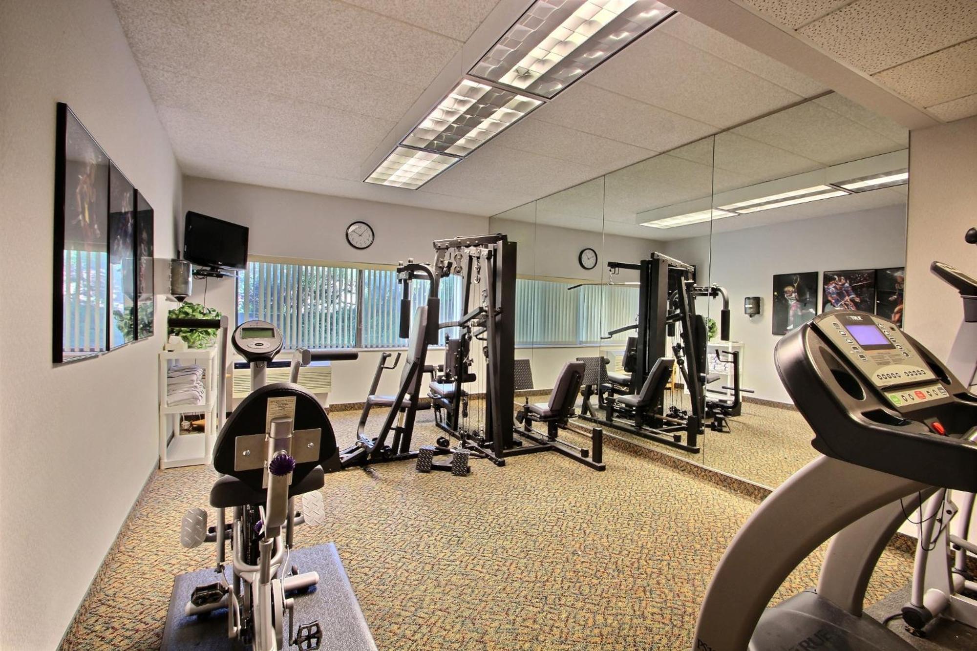Comfort Inn & Suites Madison - Airport Luaran gambar
