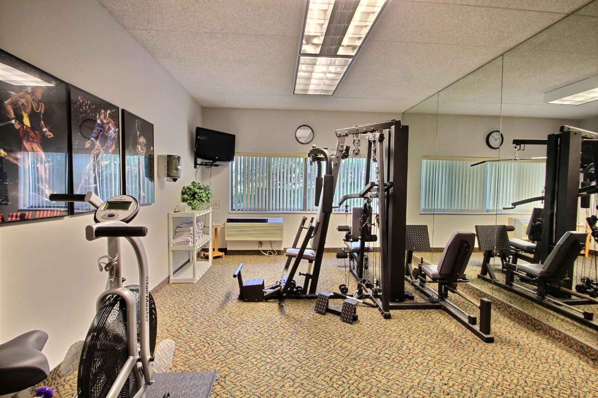 Comfort Inn & Suites Madison - Airport Luaran gambar