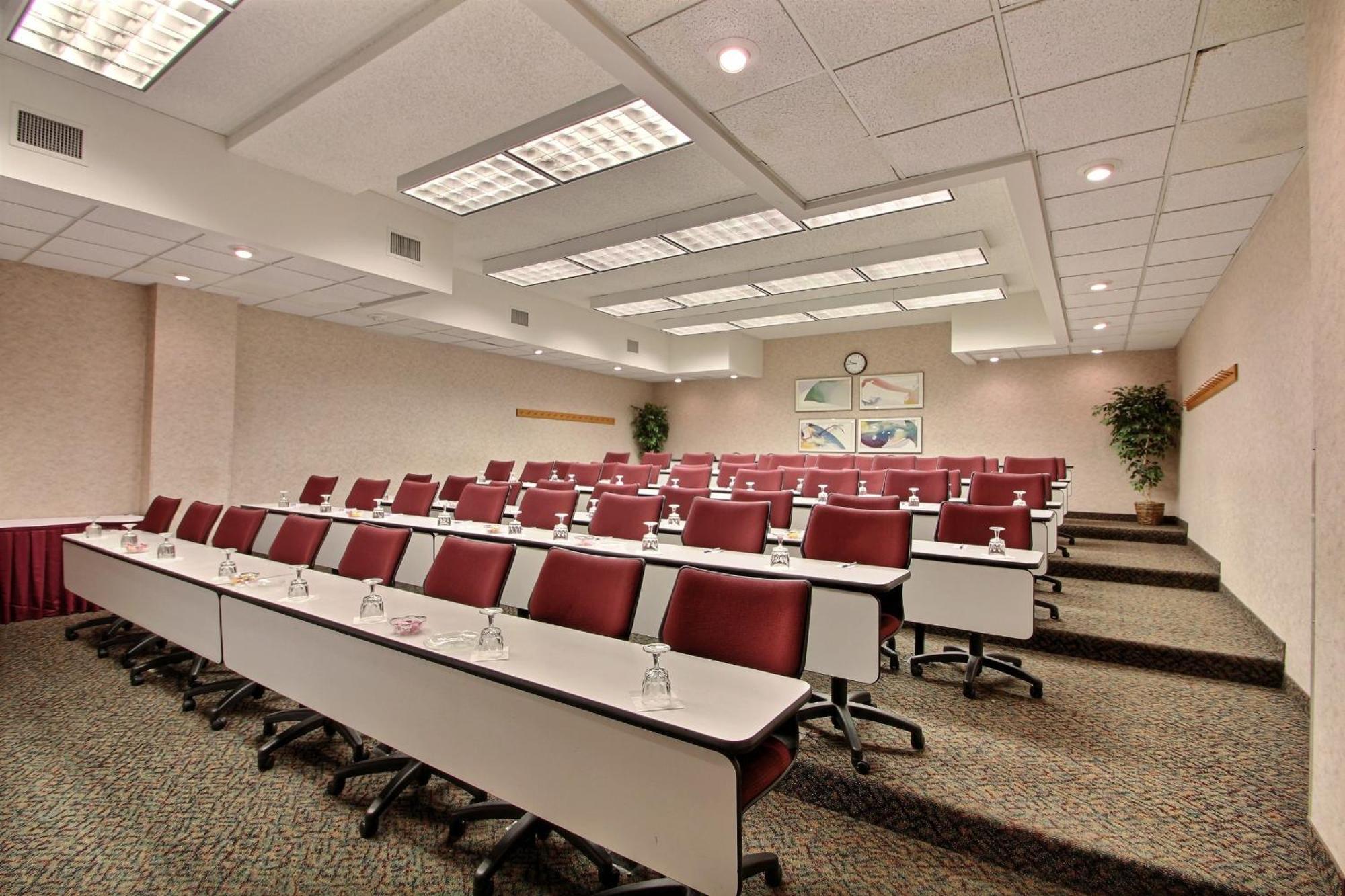 Comfort Inn & Suites Madison - Airport Luaran gambar