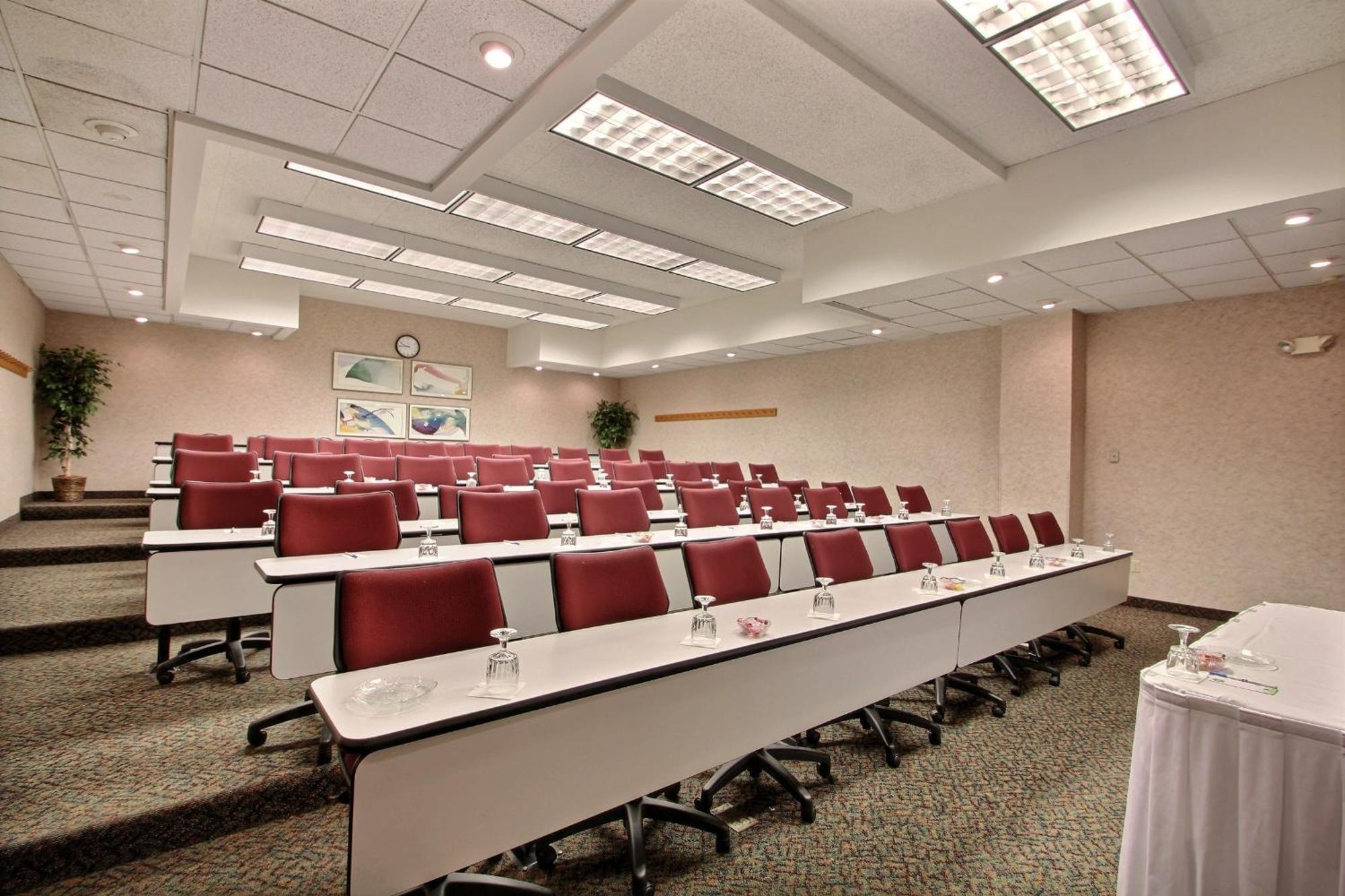Comfort Inn & Suites Madison - Airport Luaran gambar