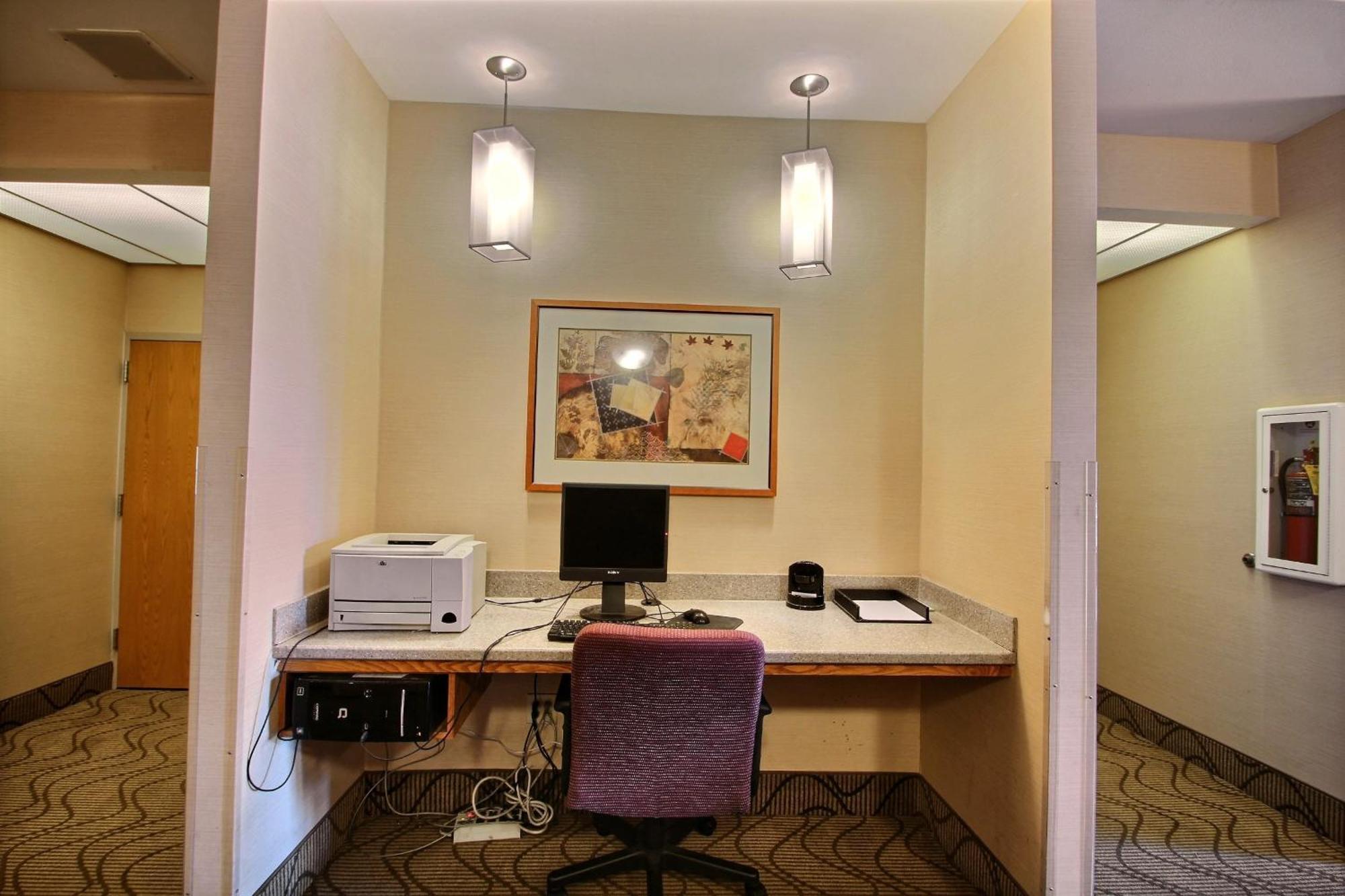 Comfort Inn & Suites Madison - Airport Luaran gambar