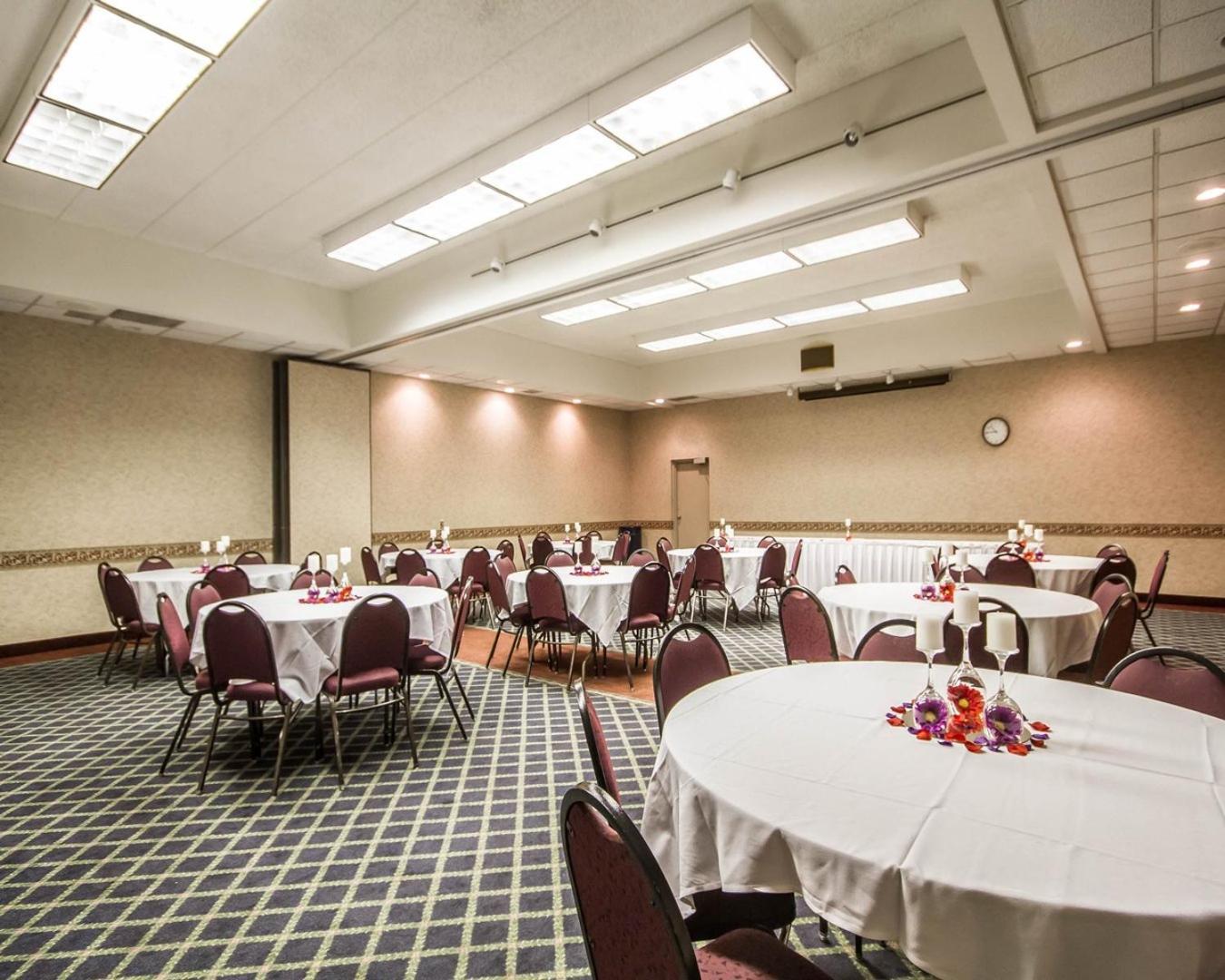 Comfort Inn & Suites Madison - Airport Luaran gambar