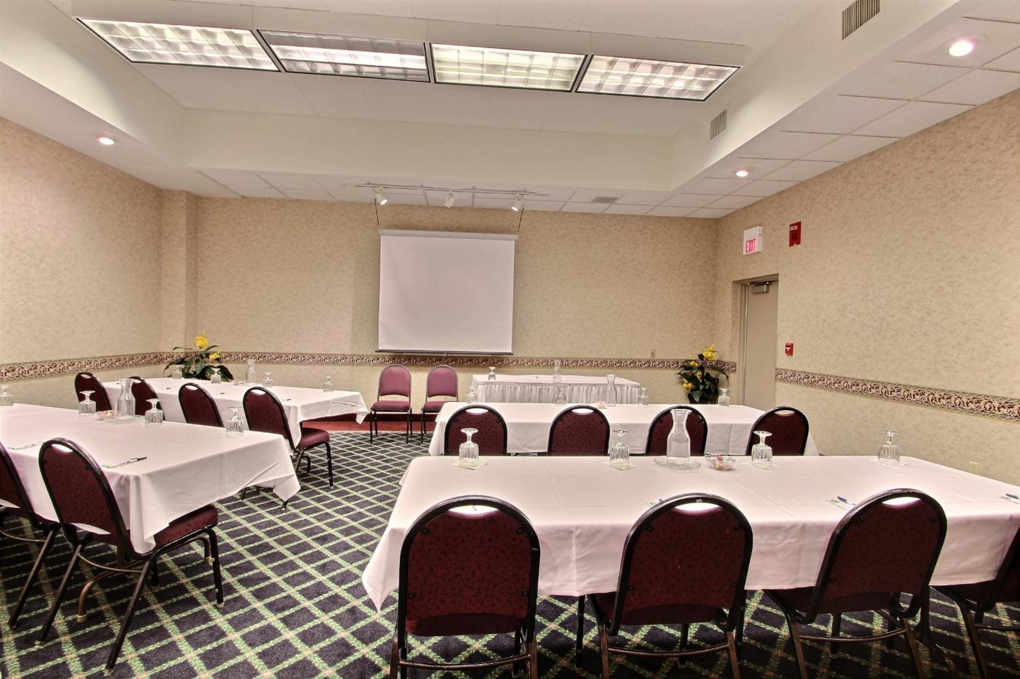 Comfort Inn & Suites Madison - Airport Luaran gambar