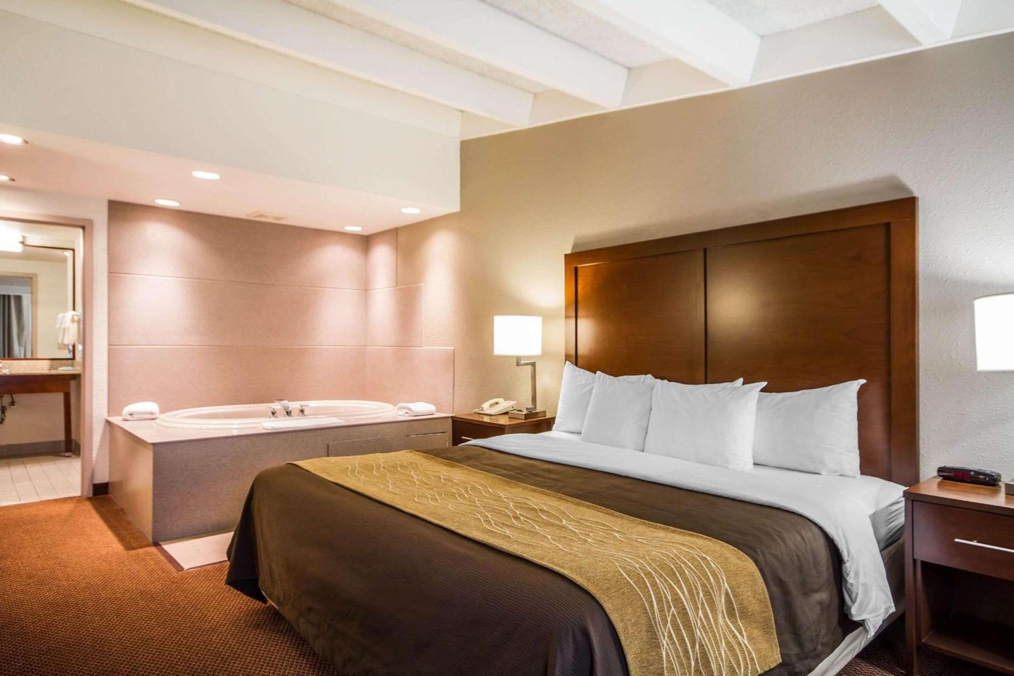Comfort Inn & Suites Madison - Airport Luaran gambar